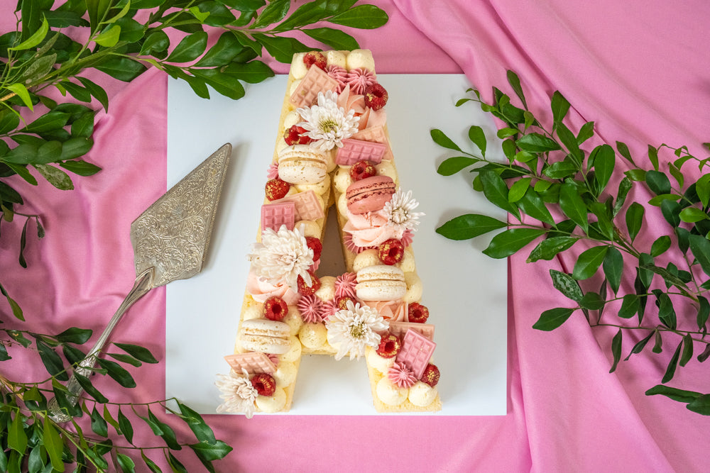 Cake with Amber - Effortless Monogram Cake Class