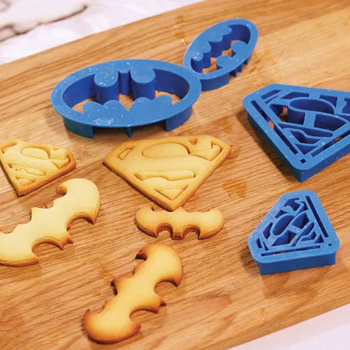 Batman & Superman Cutter Set 4pcs