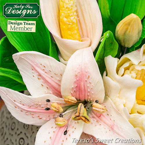 Katy Sue Flower Pro Lily Mould & Veiner