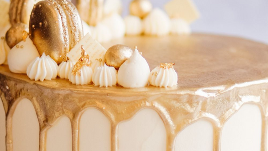 How to Use Edible Dust for Cake Decorating: Beginner’s Guide