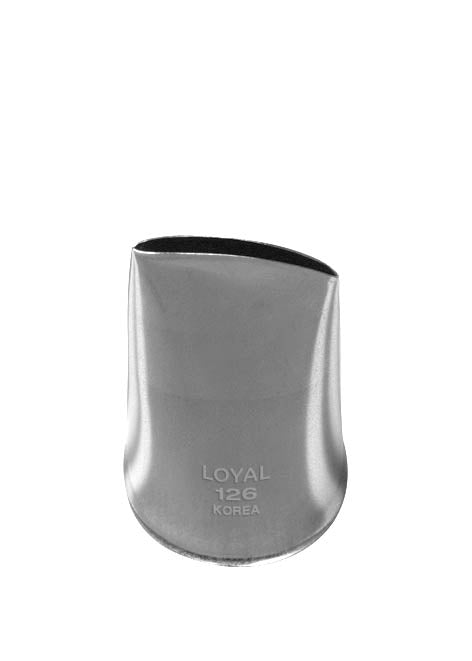 Loyal Medium Piping Tip Petal 126