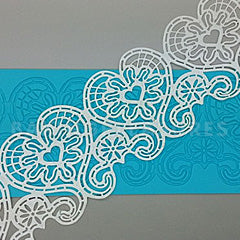 Claire Bowman Sweet Hearts Cake Lace Mat